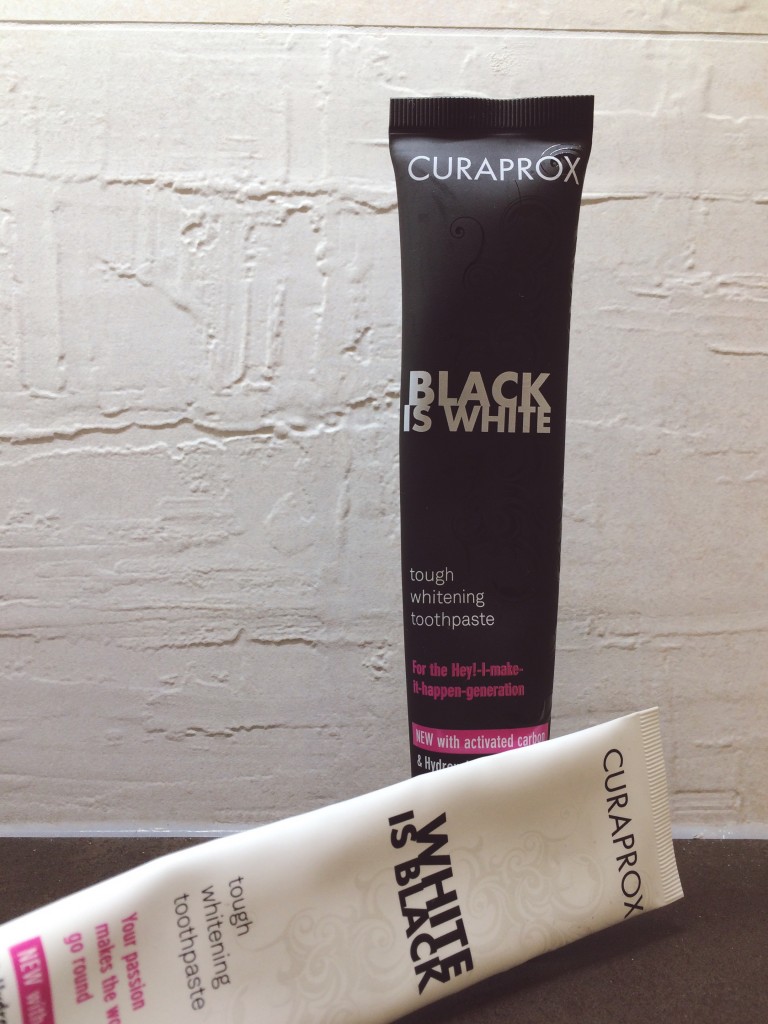 Curaprox Black is White | White is Black